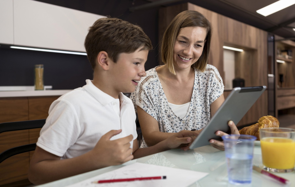 How to Manage Social Media Usage:: 6 Ways for Teens on the Digital Management