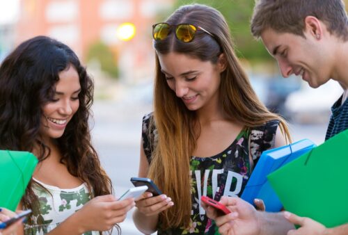 Social Media and Teens—What Should be the Parents' Role
